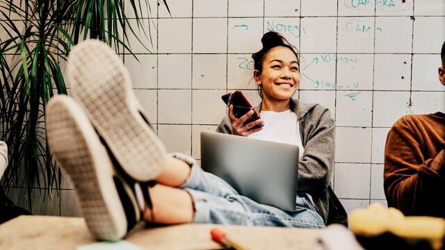 Six reasons to favour mobile banking over online banking